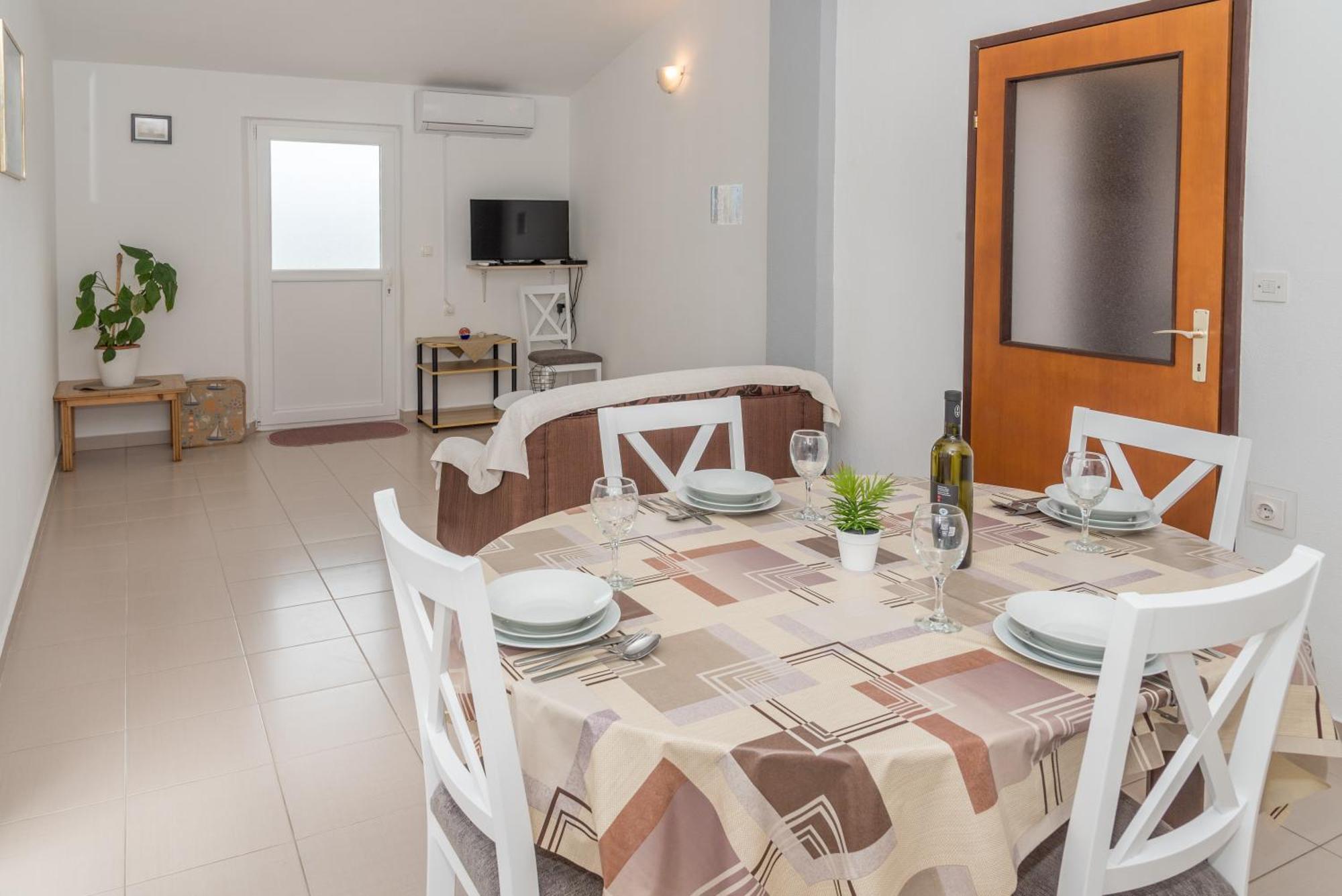 Apartmani Danijel Нин Екстериор снимка